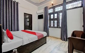 Oyo Flagship 81130 Vanya Guest House